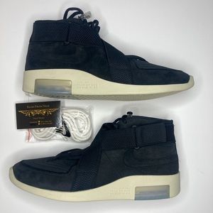 Air Fear Of God Raid 'Black' 

Size 11.5